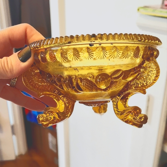 Westmoreland Honey (Yellow) Argonaut Dish. Bottom only! - Picture 1 of 4